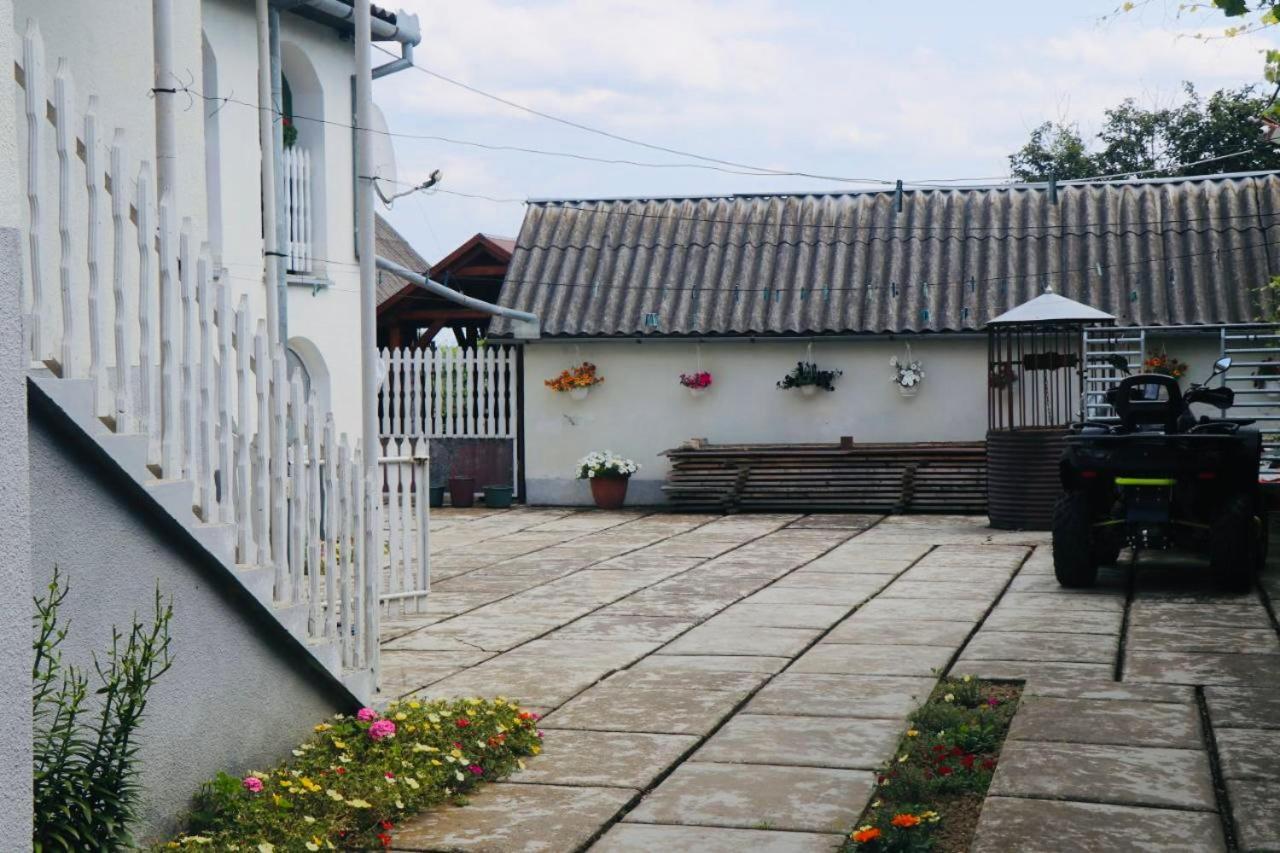 Садиба Анна - Термальні Води Косино Zapson Dış mekan fotoğraf